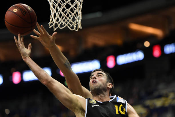 深厚的合作 深厚的合作